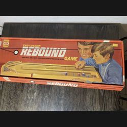 100% Vintage 1971 Ideal Toy Corp REBOUND GAME Two-Cushion 32" Field Board, Pucks