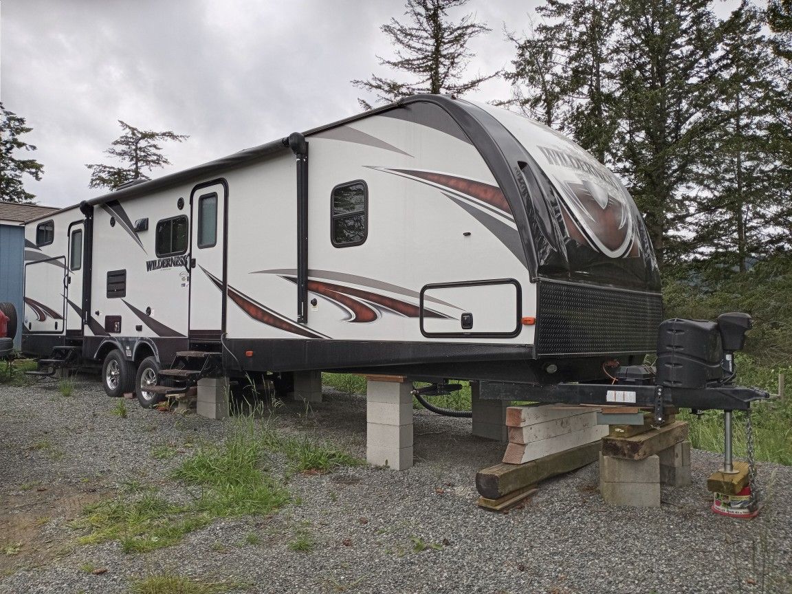 2018 Heartland Wilderness Travel Trailer 3350