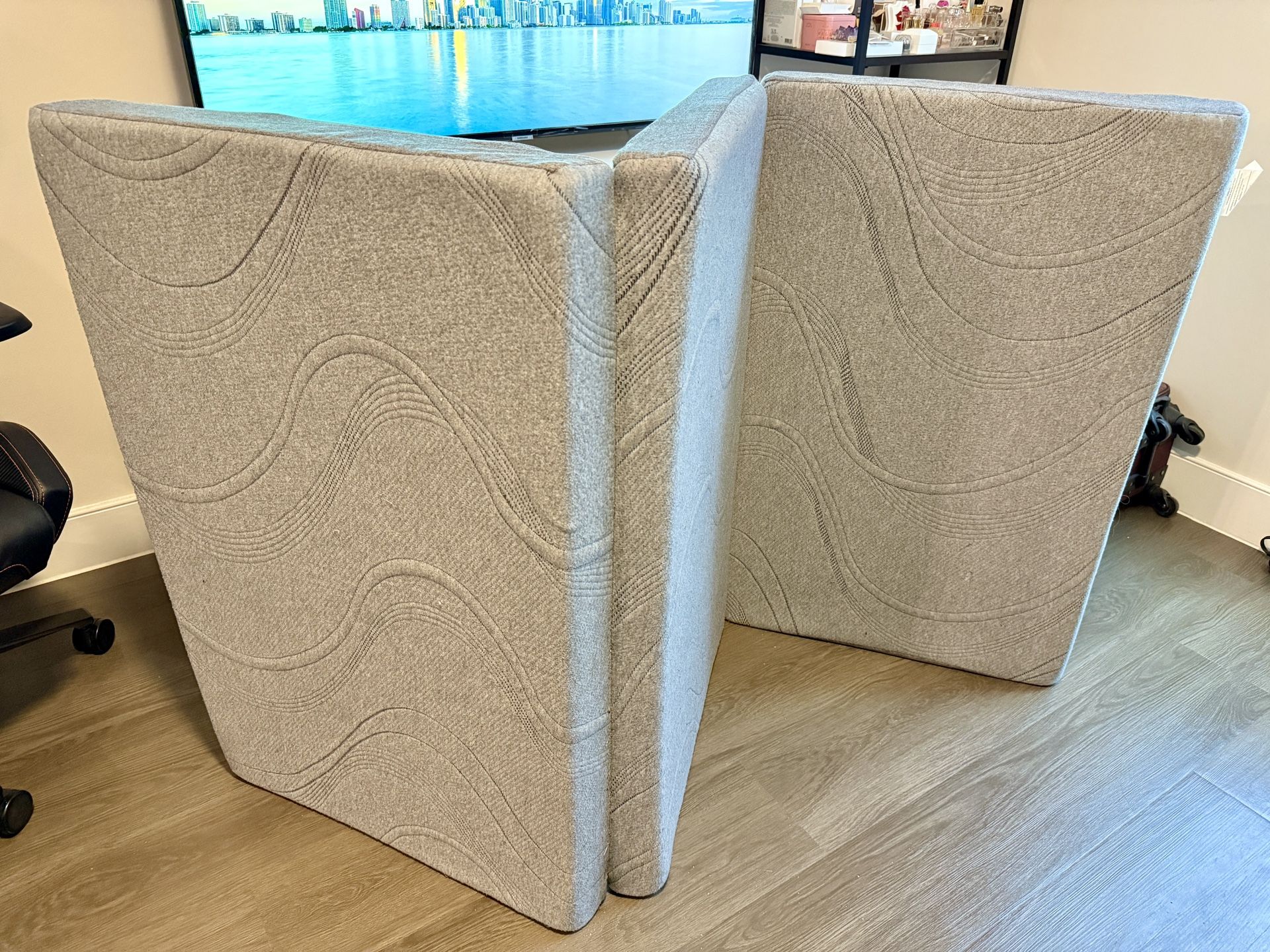 Tri Folding Mattress With Reading Arm Rest Pillow
