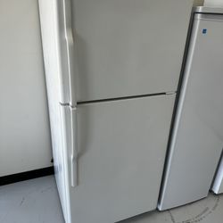 USED! White GE Top Freezer Apartment Size Fridge