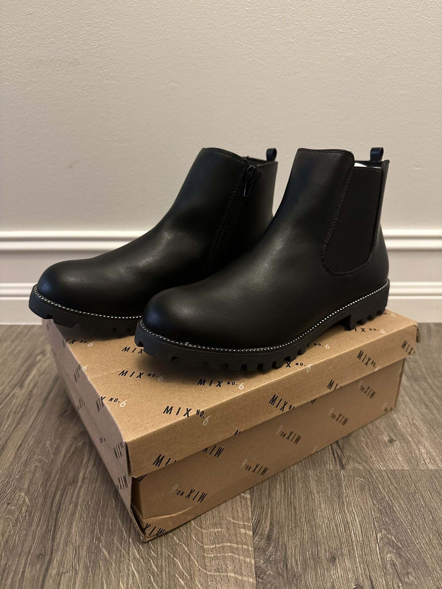 Mix No. 6 Black Boots - Size 6