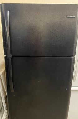 Frigidaire Top Mount Black Refrigerator Fridge
