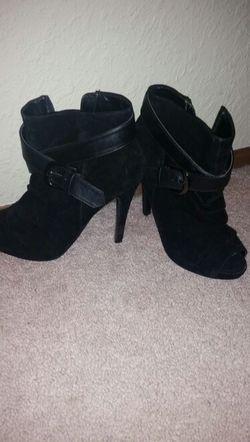 Size 7 1/2 High heels