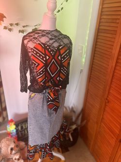 She Is Soo Chic !🧡❤️🖤🤍