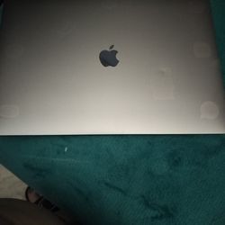 Apple MacBook Pro W/ charger