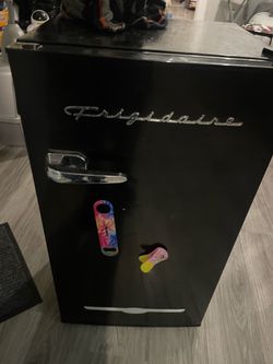 Frigidaire 3.2 ft
