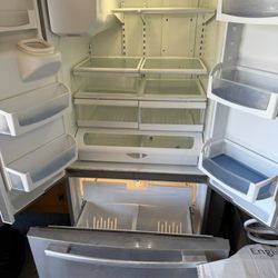 Whirlpool Gold Refridgerator & Freezer 