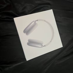 AirPod Maxes 
