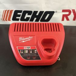 Milwaukee M12 Charger