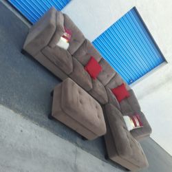 Beautiful sectional couch with ottoman, very nice