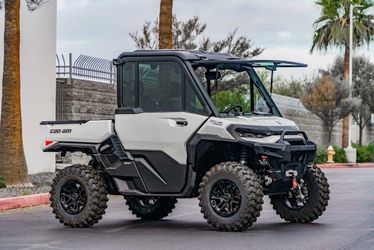 2026 Can-Am Defender Limited Hd11