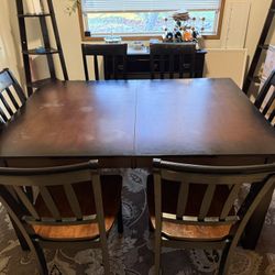Expanding Dining Room Table & Chairs