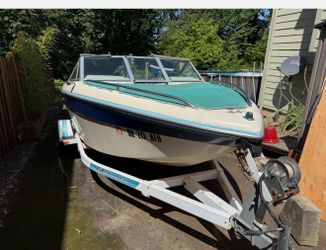 1989 Celebrity 18' Bowrider - I/O MerCruiser