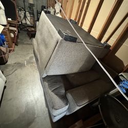 10x40  Storage Unit Take All Couches Refrigerator Accessories 