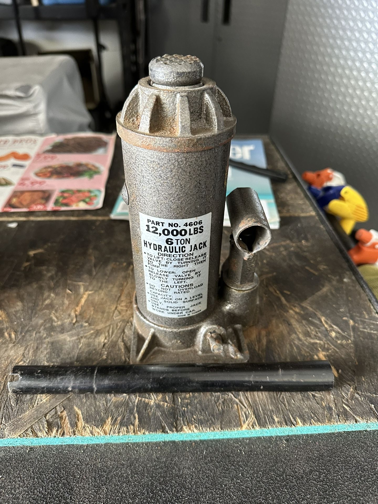 Hydraulic jack