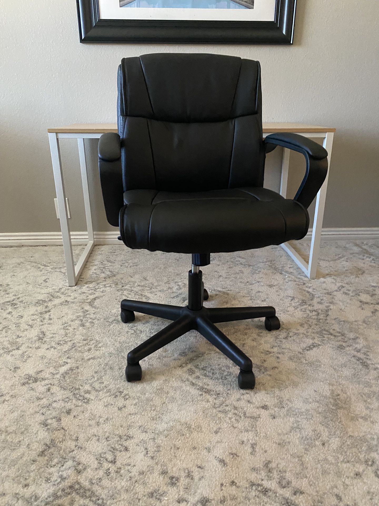 Amazon Basics Classic Puresoft Padded Mid-Back Office Chair 