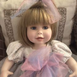 From The Marie Osmond Collection 2006 Baby Shelley. Porcelain 18” Doll Excellent Condition  Signed and Numbered