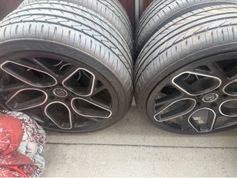 20” staggered GWC wheels and tires