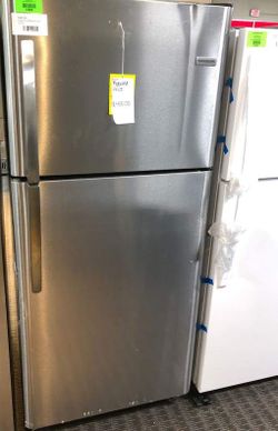 Brand New Frigidaire Top Freezer Refrigerator (Model:LFTR2021TF) PZ6C