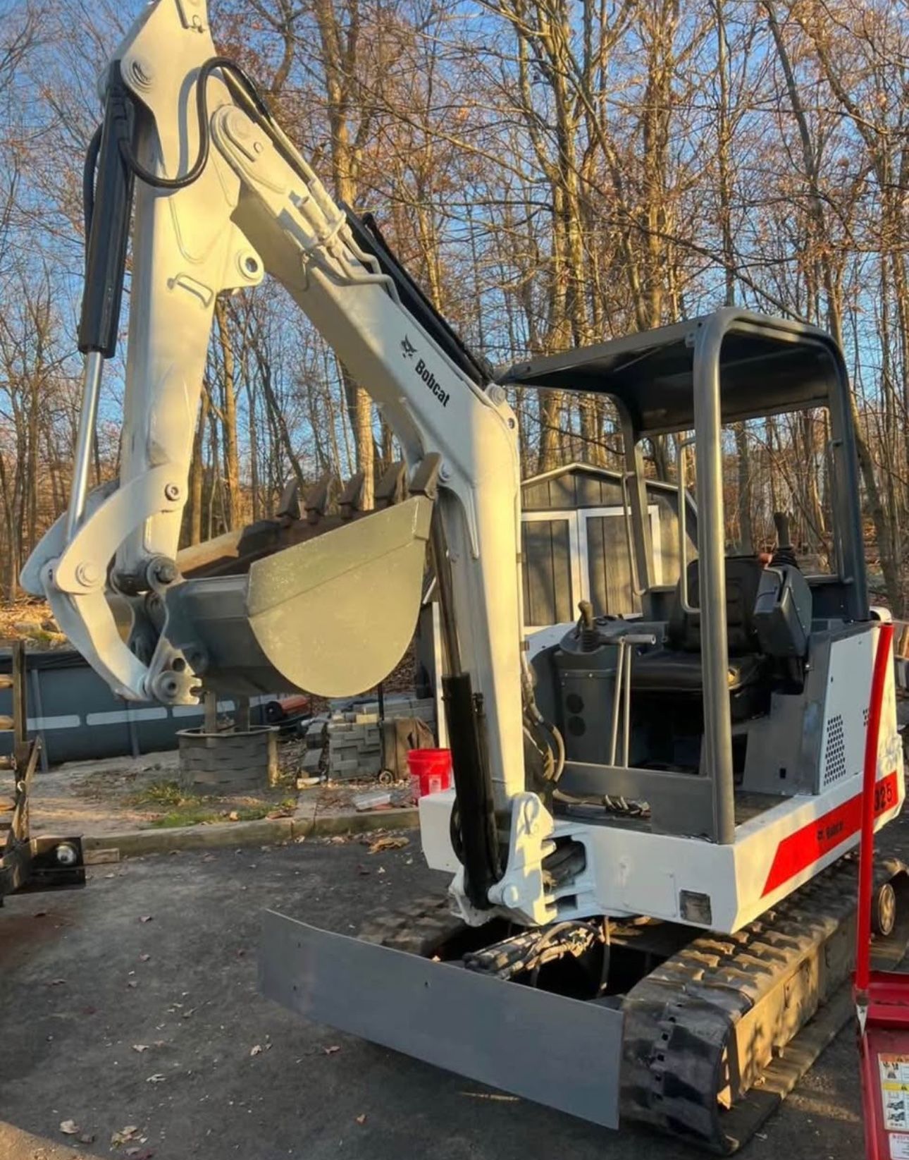 Bobcat 325 Mini excavator