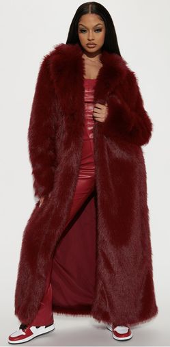 The IT Girl Faux Fur Coat- Burgundy
