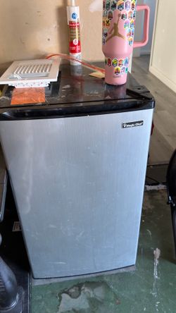 Magic Chef Mini Fridge
