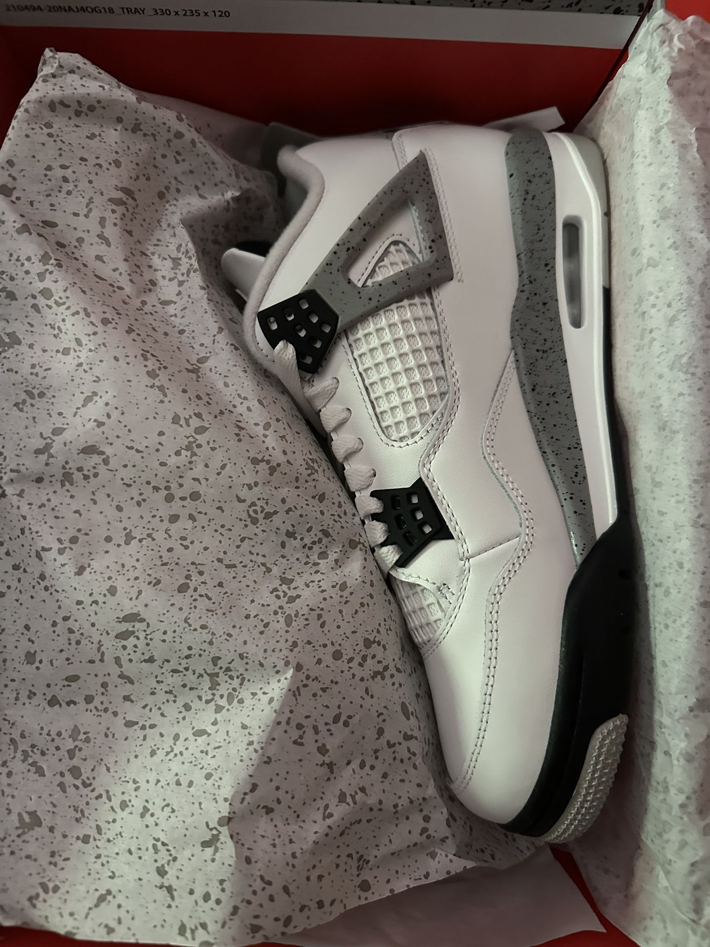 Jordan Retro 4 “Cement “