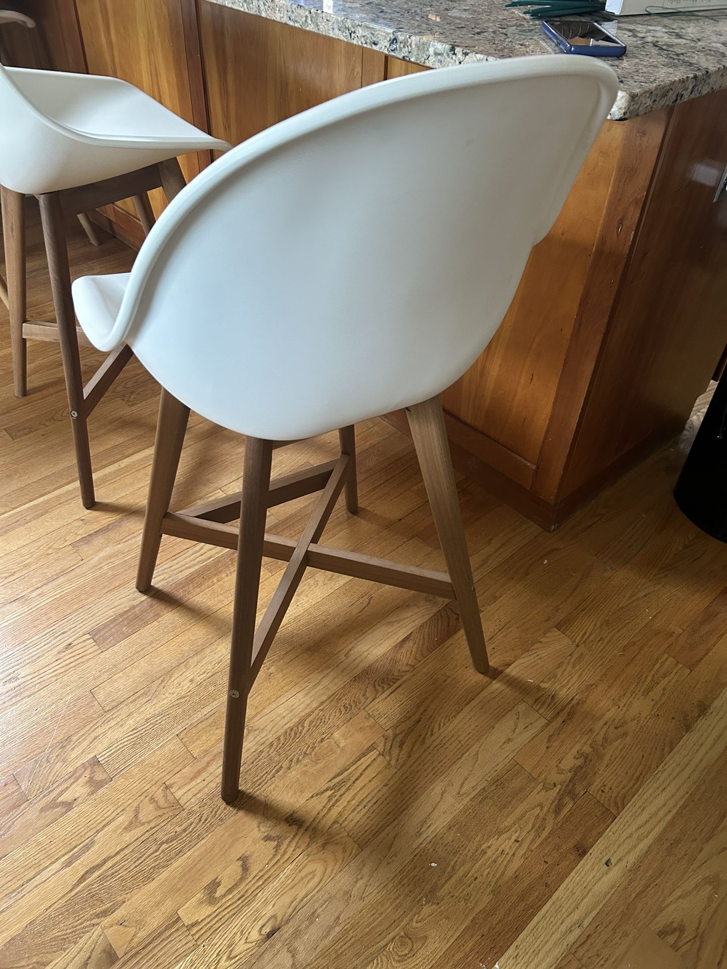 50% off 4 IKEA FANBYN BARSTOOLS (White, counter height with backs
