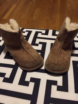 Ugg Boo Toddler Boots size L used great condition