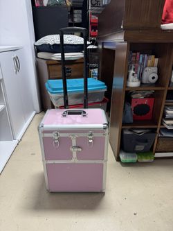 Makeup Case on Wheels