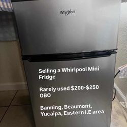Whirl Pool Mini Fridge 