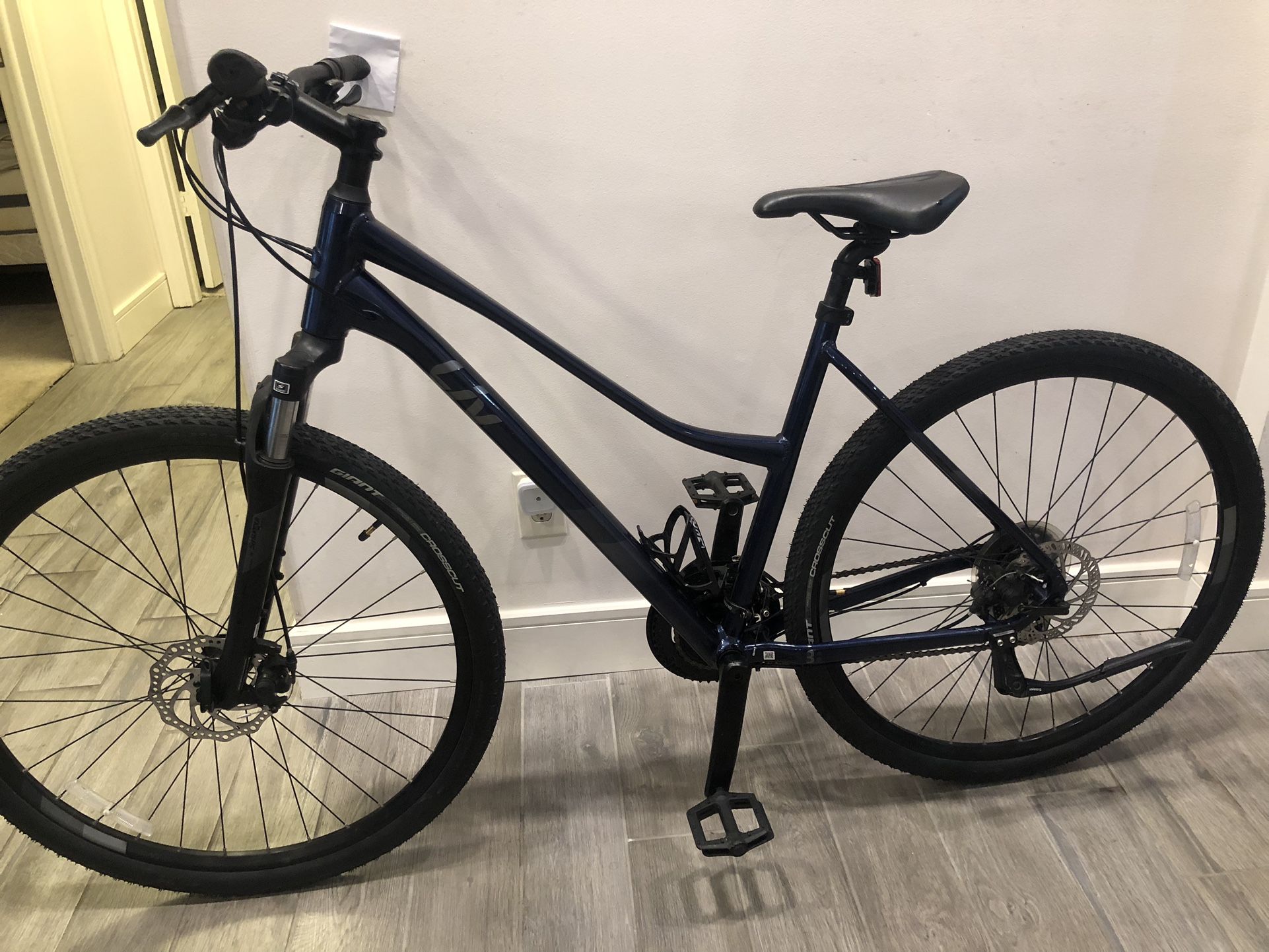 Women’s Giant LIV Rove Bike Disc Brake Trails Leisure Tuned Ready/Ride Commuter 