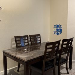 🪑 Dining Table Set w/ 4 Chairs – Discounted-MUST GO
