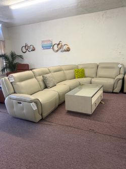 Lenardo 5Pc Leather Sectional w/ 3 Power Recliners