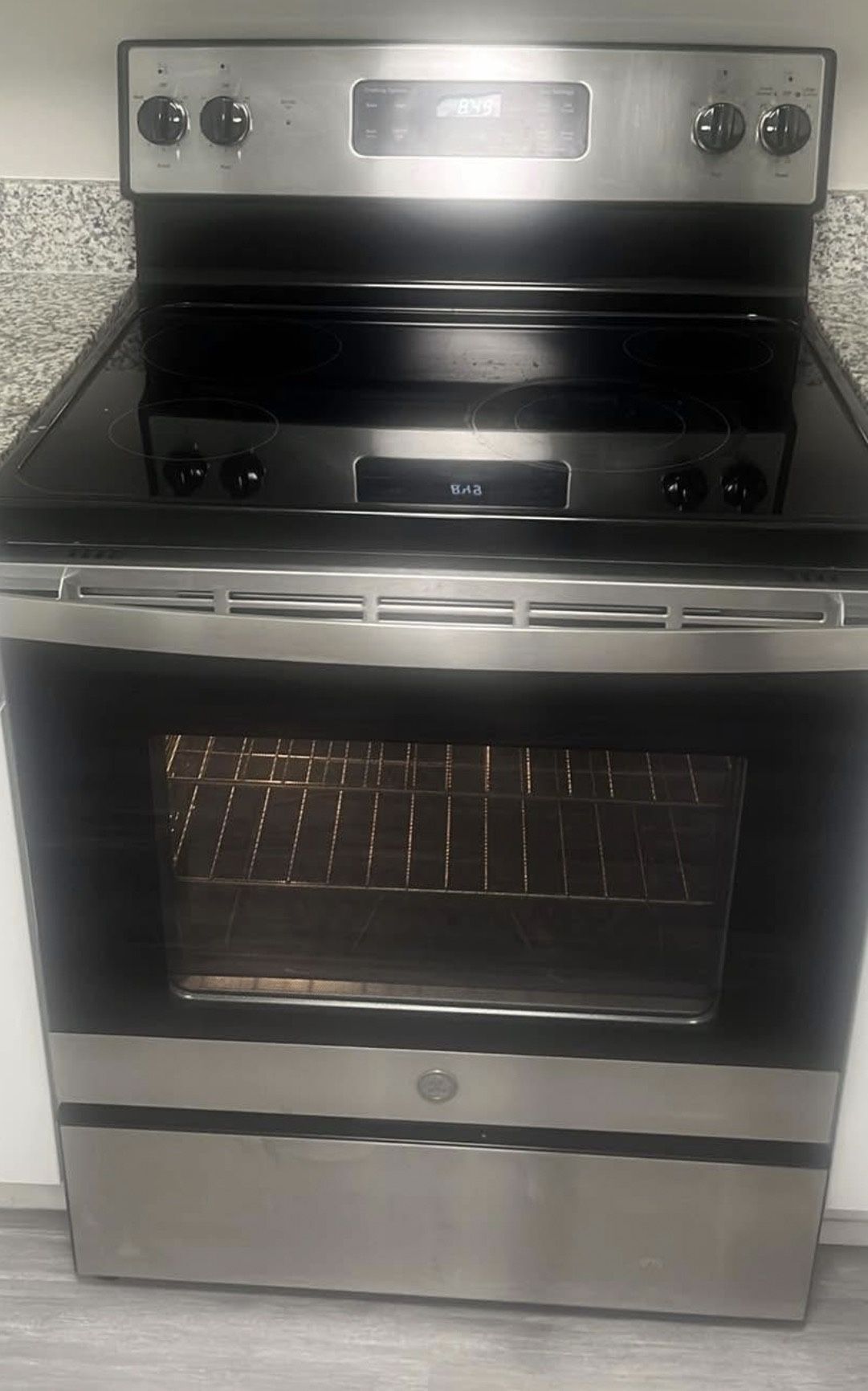30" Flat Surface Electric Range - Convection Oven