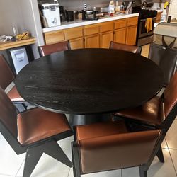 60” Round Table And Chairs 🤩🤩🤩