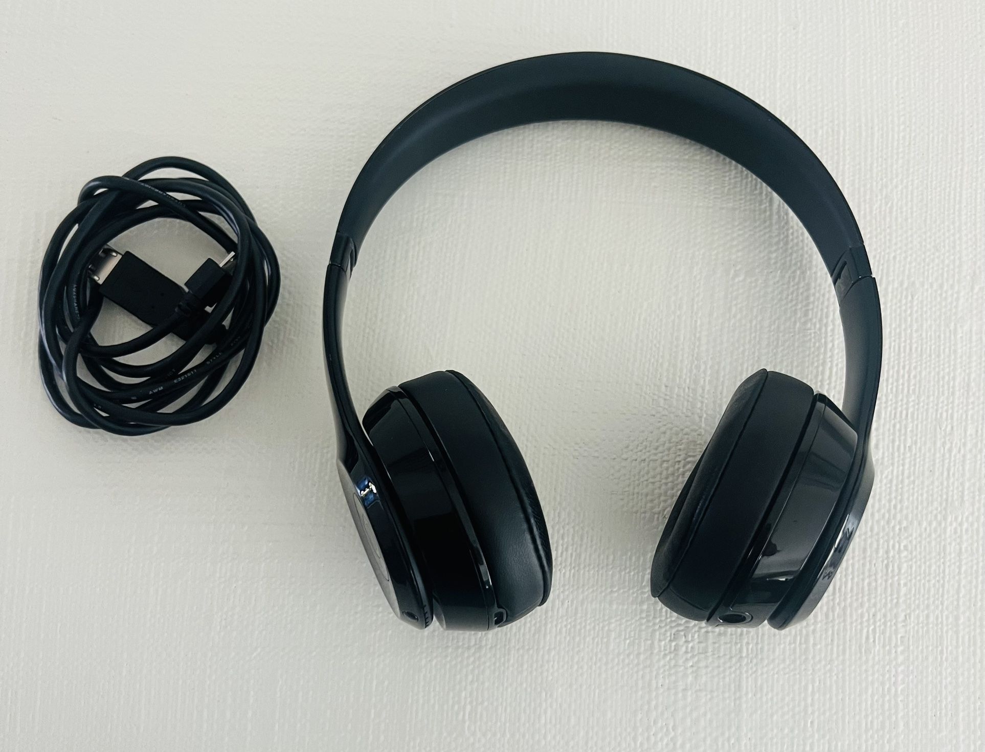 Genuine Beats Solo 3 Wireless Headphones - Gloss Black