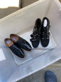 Woman’s shoes size 8 1/2