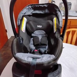Infant Car Seat.  Must Sell 