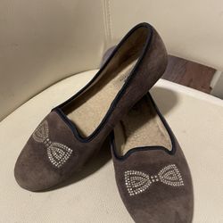 Ugg Flat Shoes Size 6.5