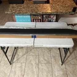 2019 Nissan frontier pick up truck tailgate lip