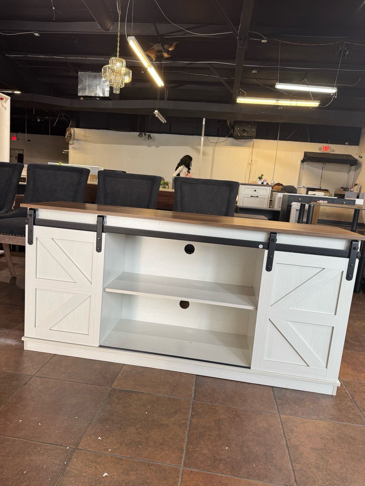Farmhouse Sideboard Buffet Cabinet, Coffee Bar Storage with Sliding Barn Doors, Shelf for Home Dining Room, White    💰130$