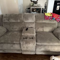  Love Seat