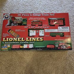 Lionel Lines Christmas Train Set