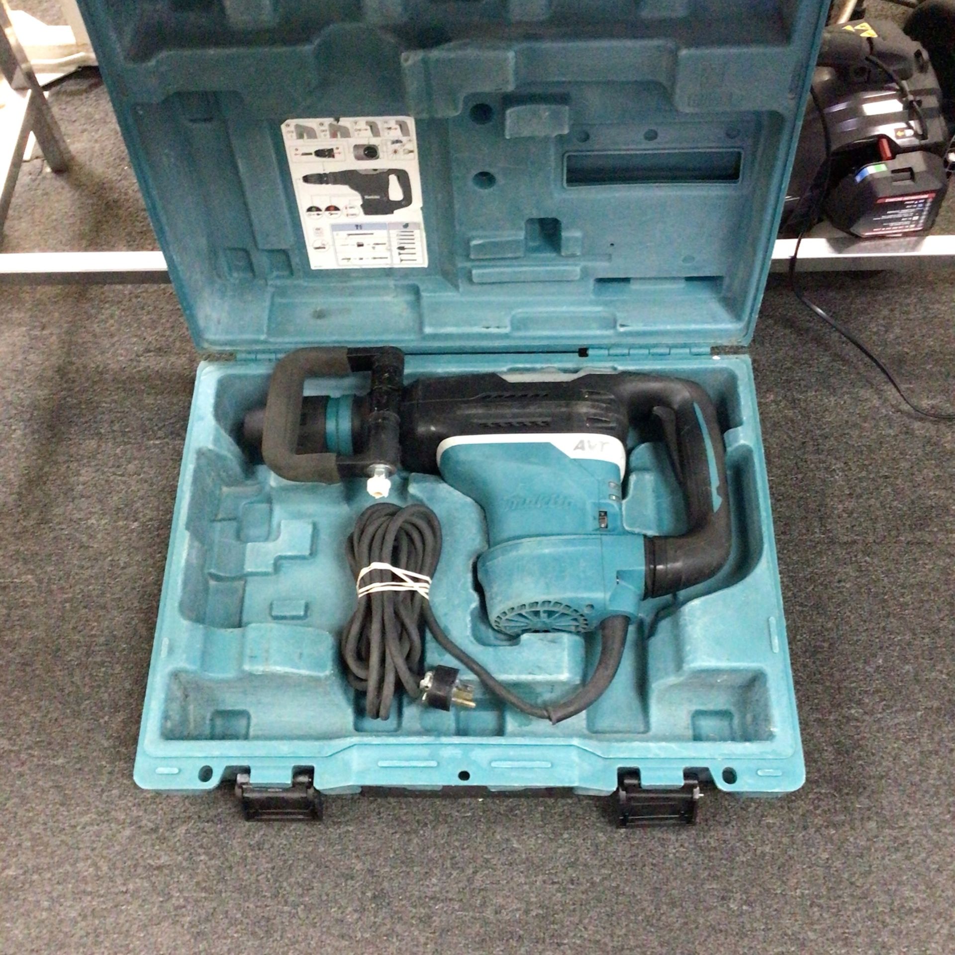 Makita  AVT Demolition Hammer 