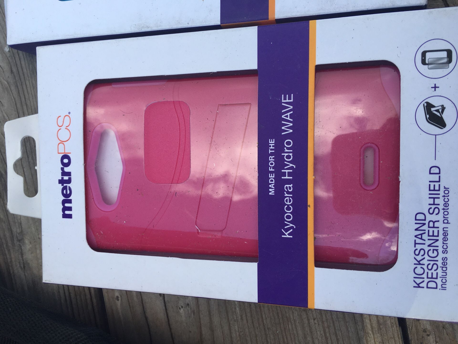Kyocera Hydro WAVE