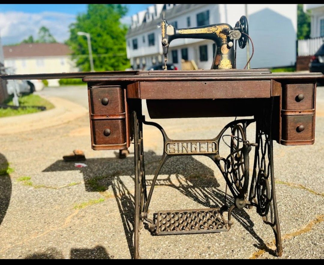 AntiqueTreadle Singer Sewing Machine With All Accessories And Attachments