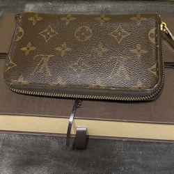 Louis Vuitton Zippy Organizer Wallet