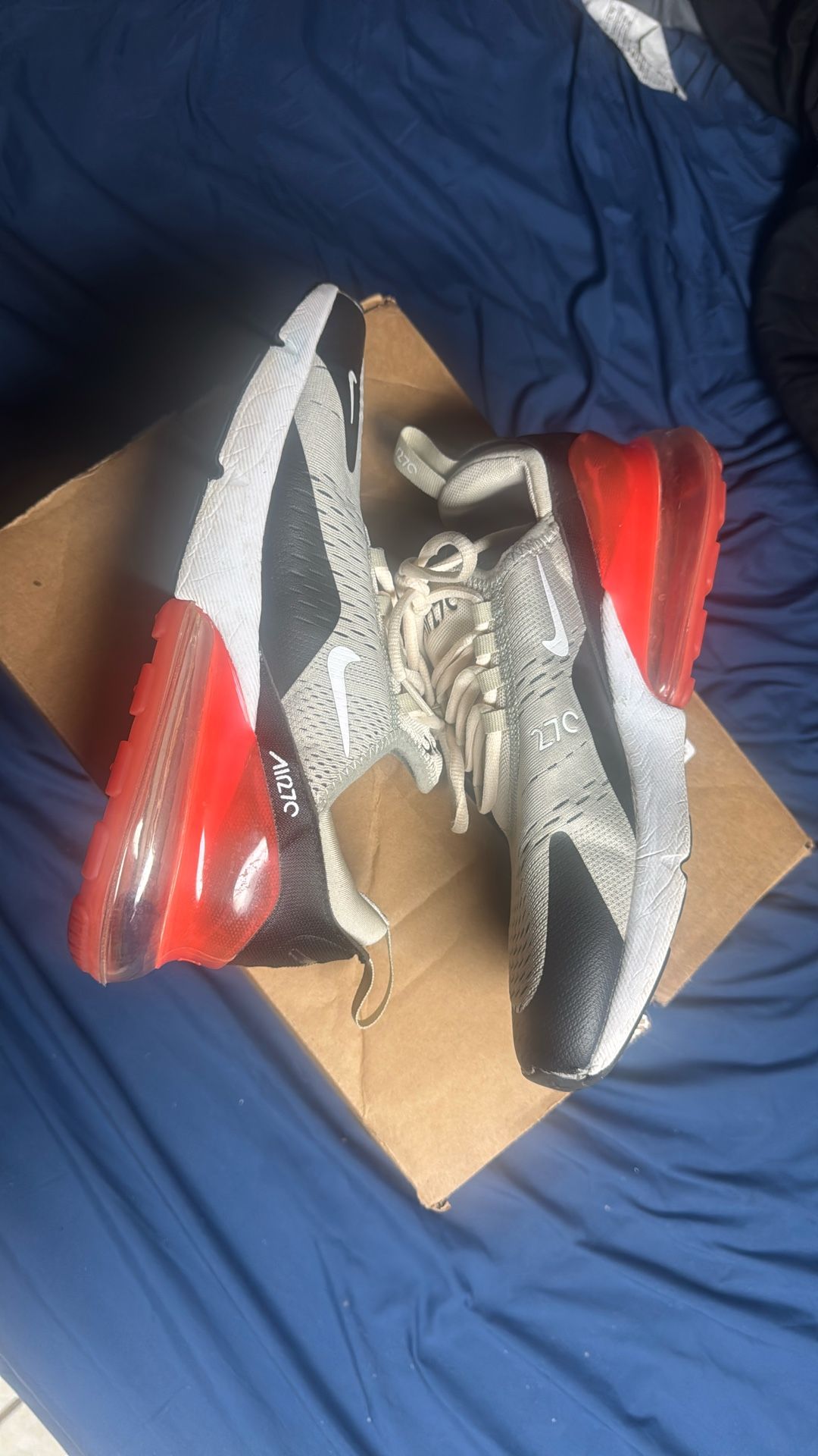 Nike Air Max 270 Light Bone Hot Punch Size 9.5 Men”s