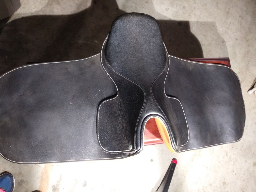 Whitman English saddle